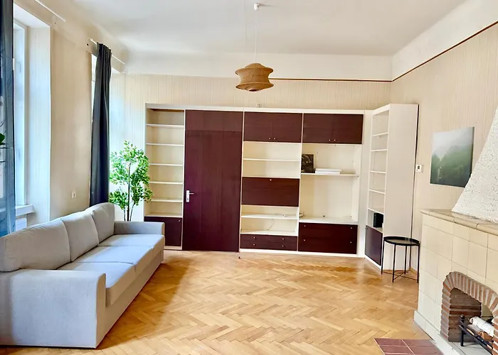 Old-school Classic Spacious *